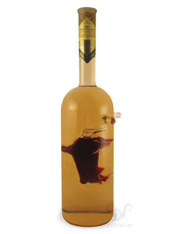 Hengeres fektethető palack benne bikával, 0,5 liter