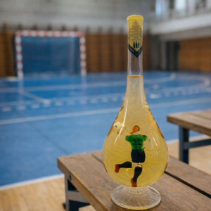 Húzott nyakú talpas csepp formájú palack, kézilabdás 0,5 liter